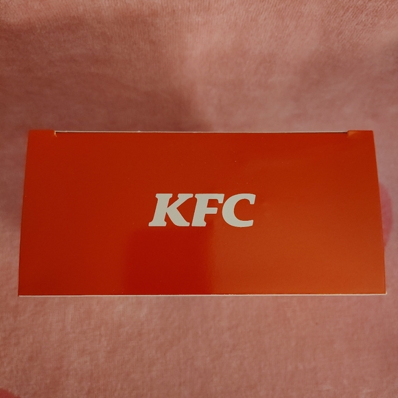 EXCLUSIVE - Hello Kitty x KFC Digital Camera (Officially Licensed Collaboration) - Picture 10 of 13